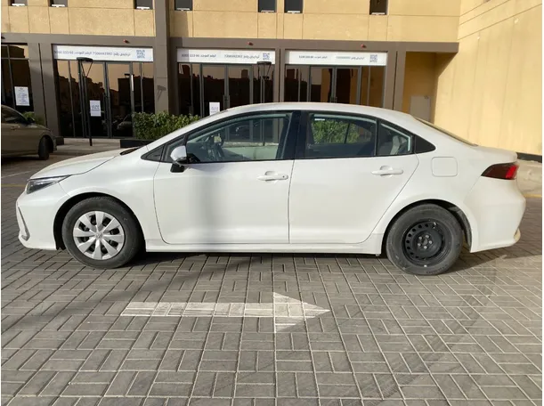 Car image 8