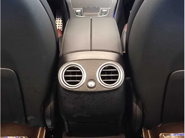Car image 27