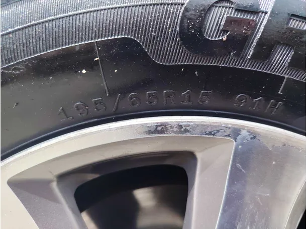 Car image 28