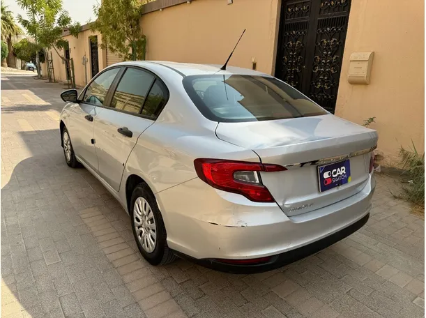 Car image 6