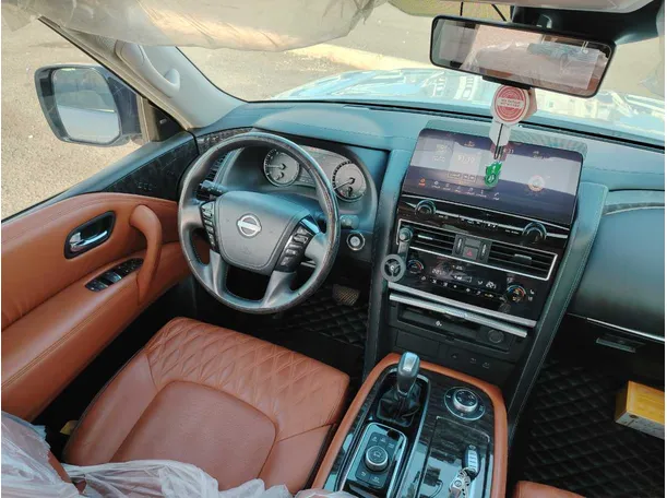 Car image 24