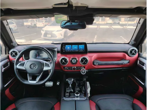 Car image 17