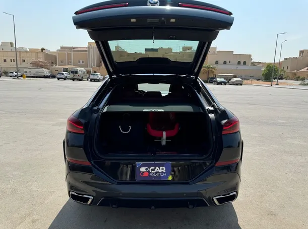 Car image 21