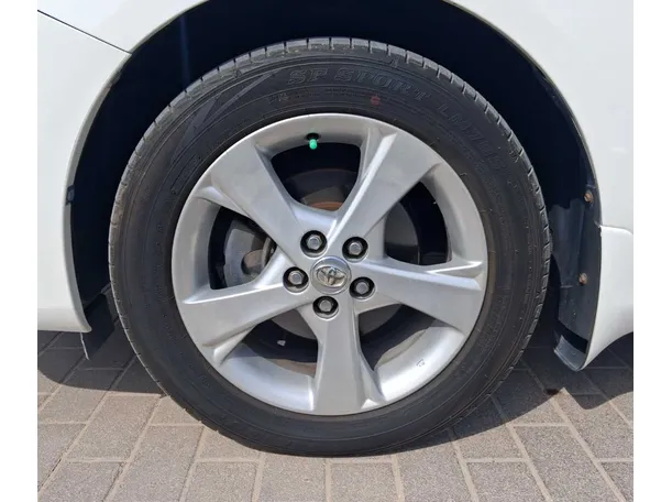 Car image 9