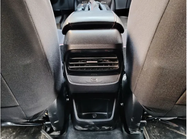 Car image 31