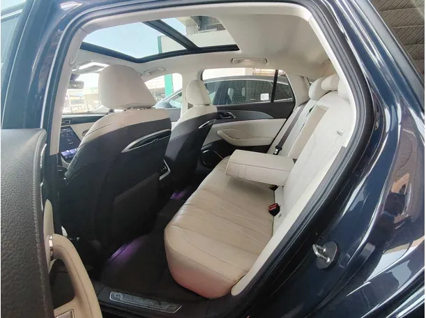 Car image 21