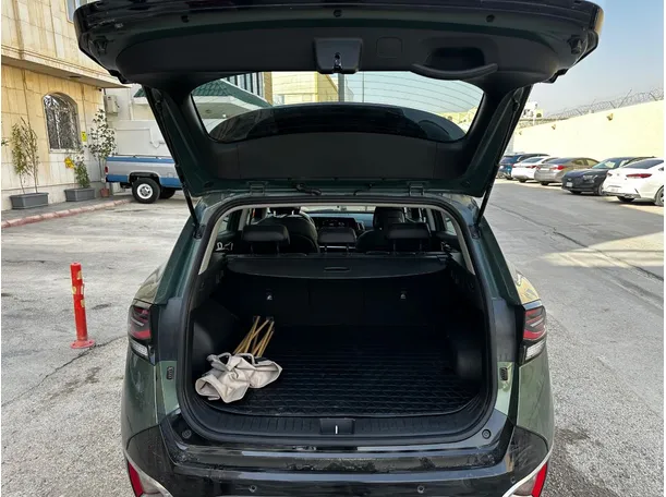 Car image 23