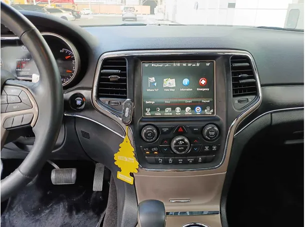 Car image 16