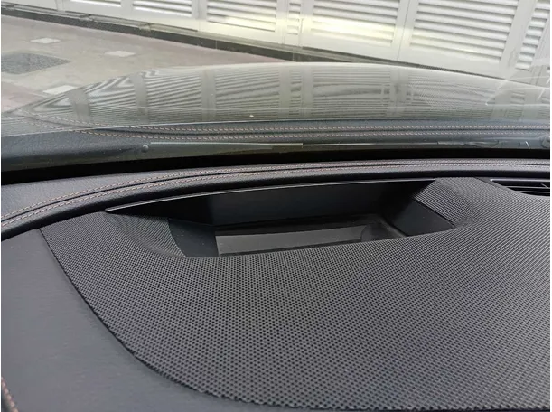 Car image 24