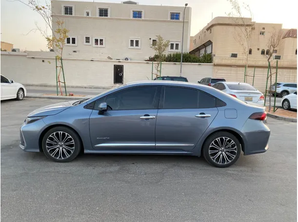 Car image 8