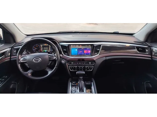 Car image 16