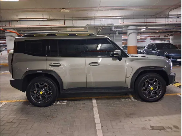 Car image 11