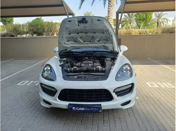 Car image 25