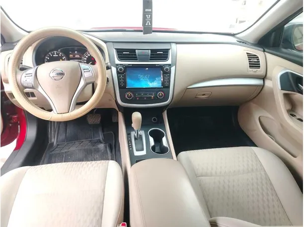Car image 20