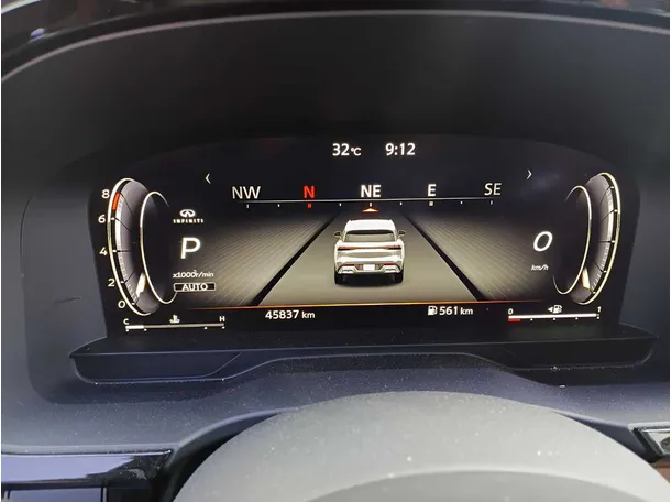 Car image 19