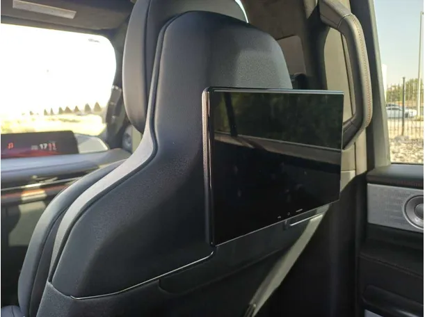 Car image 22