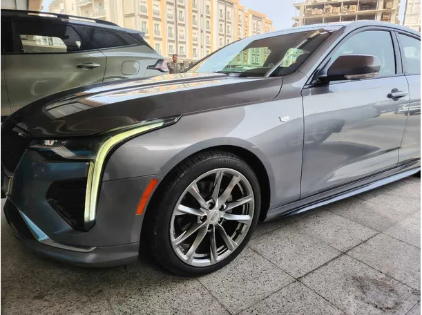 Car image 4