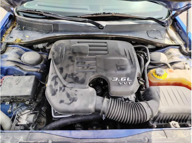 Car image 25
