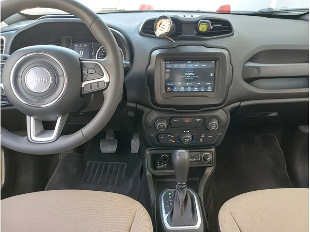 Car image 18