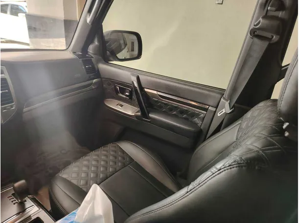 Car image 25