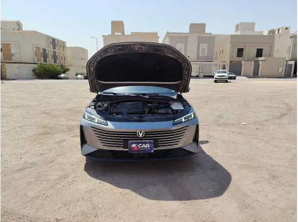 Car image 25