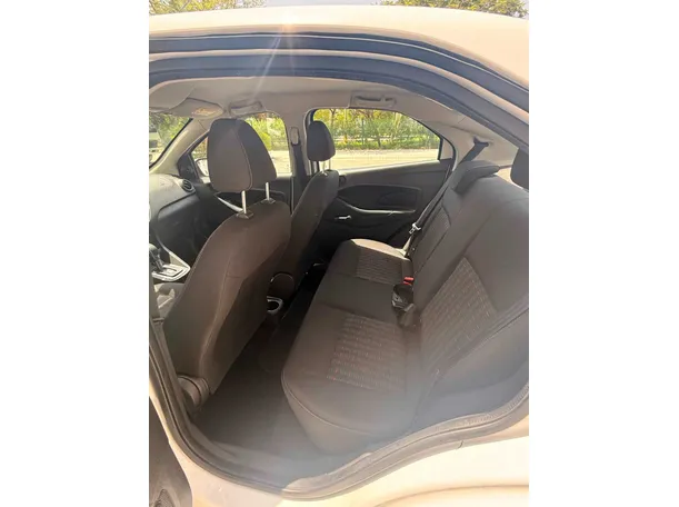Car image 10