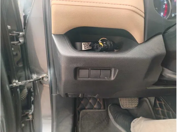 Car image 27