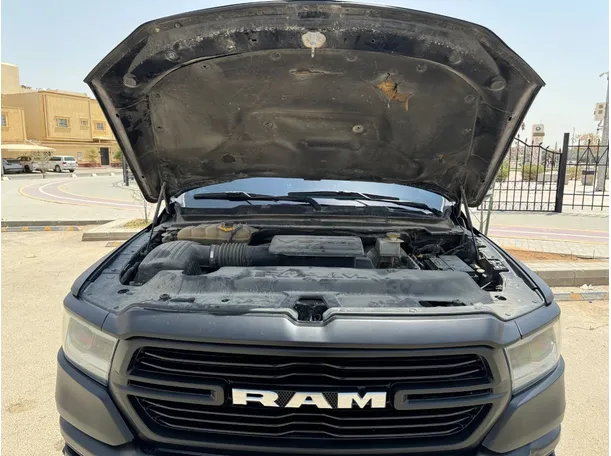 Car image 29