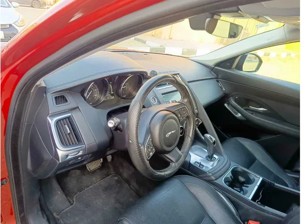 Car image 13