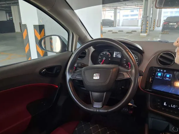 Car image 17