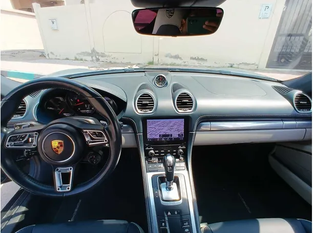 Car image 13