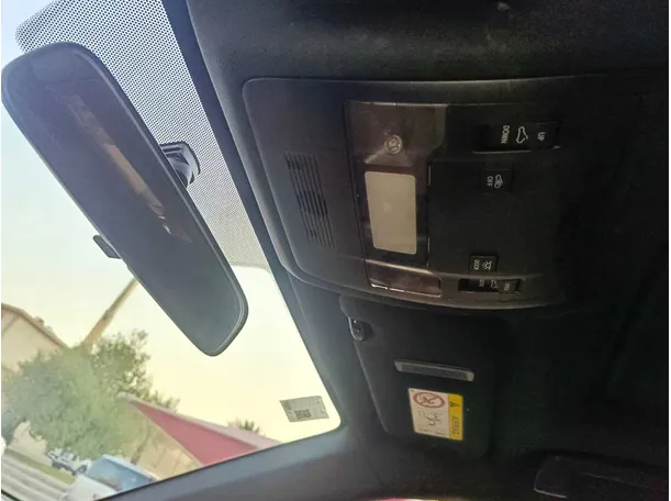 Car image 37