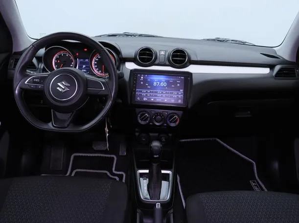 Car image 14