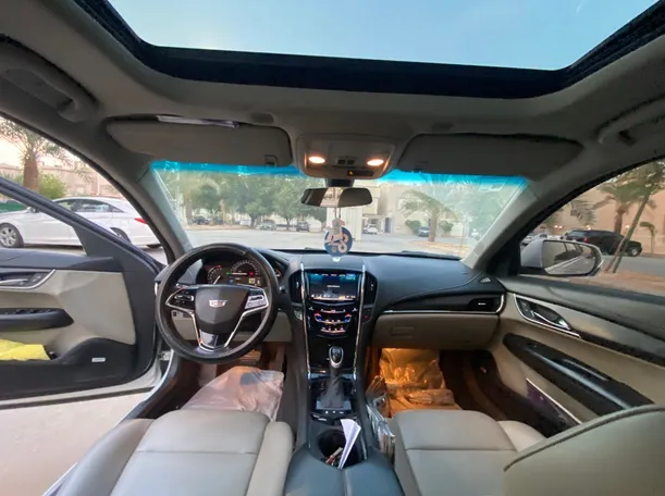 Car image 16