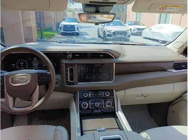Car image 17