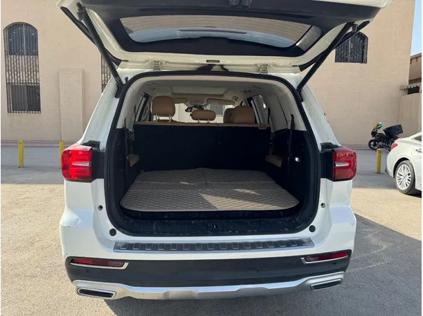 Car image 22