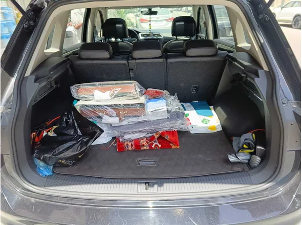 Car image 26