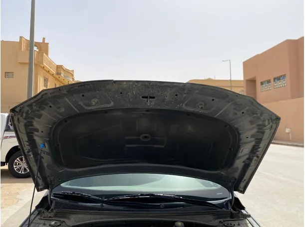 Car image 24