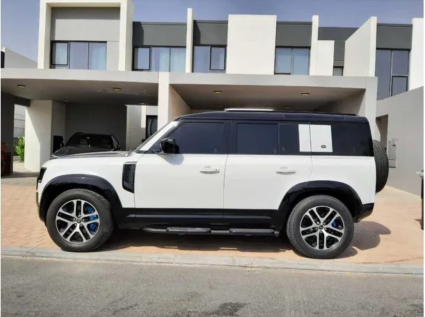 Car image 8