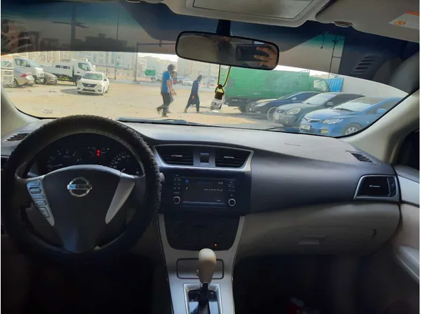 Car image 15