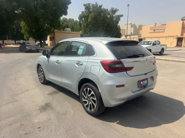 Car image 7