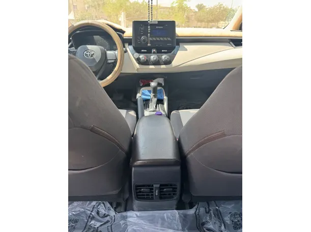 Car image 19