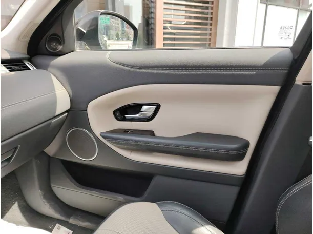 Car image 36