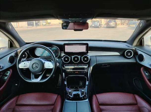 Car image 18