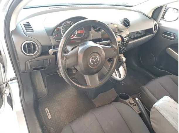 Car image 11