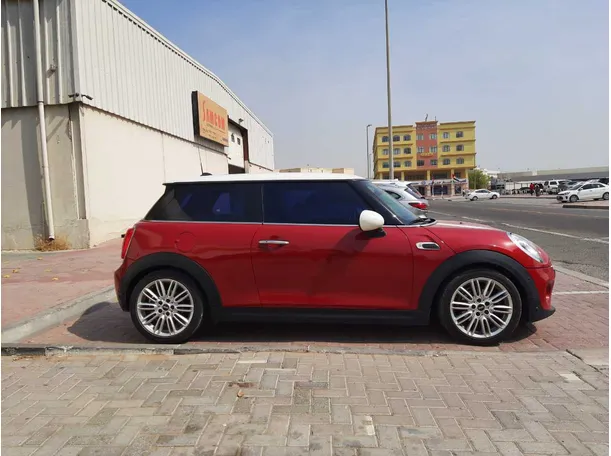 Car image 8