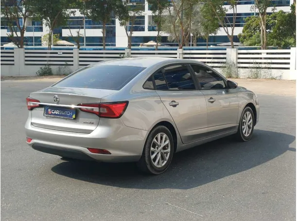 Car image 5