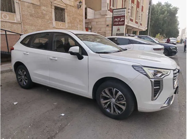 Car image 4