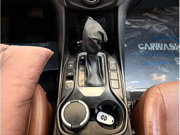 Car image 19