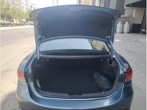 Car image 23